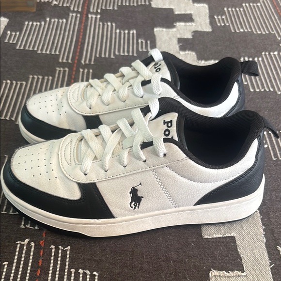 Boys Polo Black and White Sneakers - Picture 2 of 8